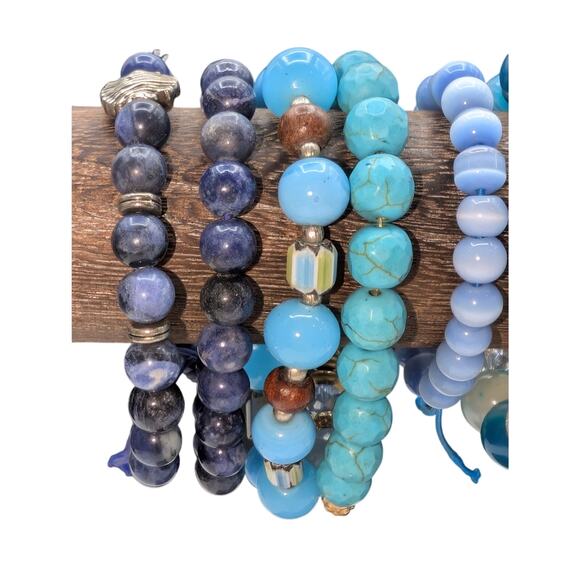 Lot of Eight Blue Theme Stone & Glass Bead Bracelets - Picture 2 of 6